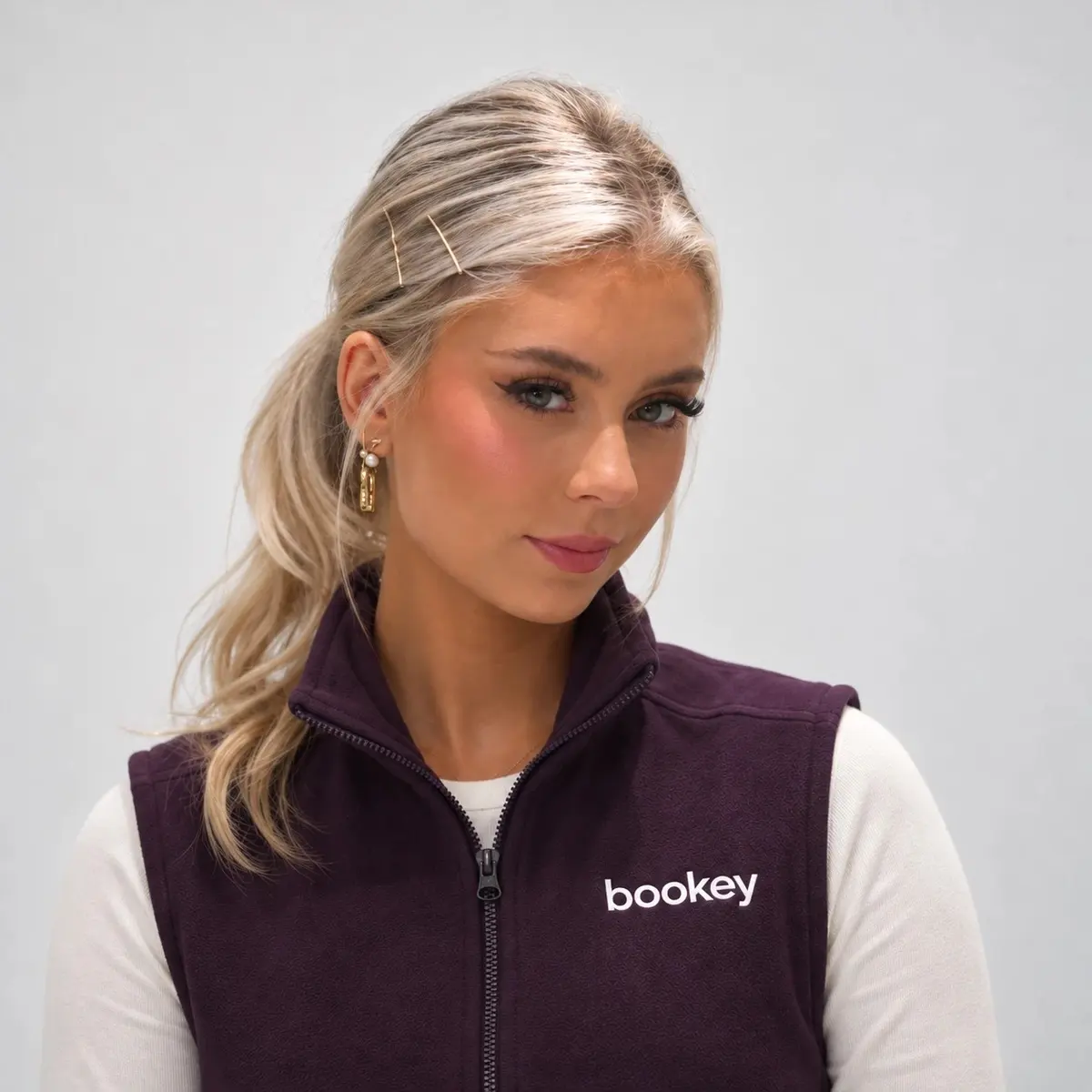 Christina Fjeldheim, Økonomi og support